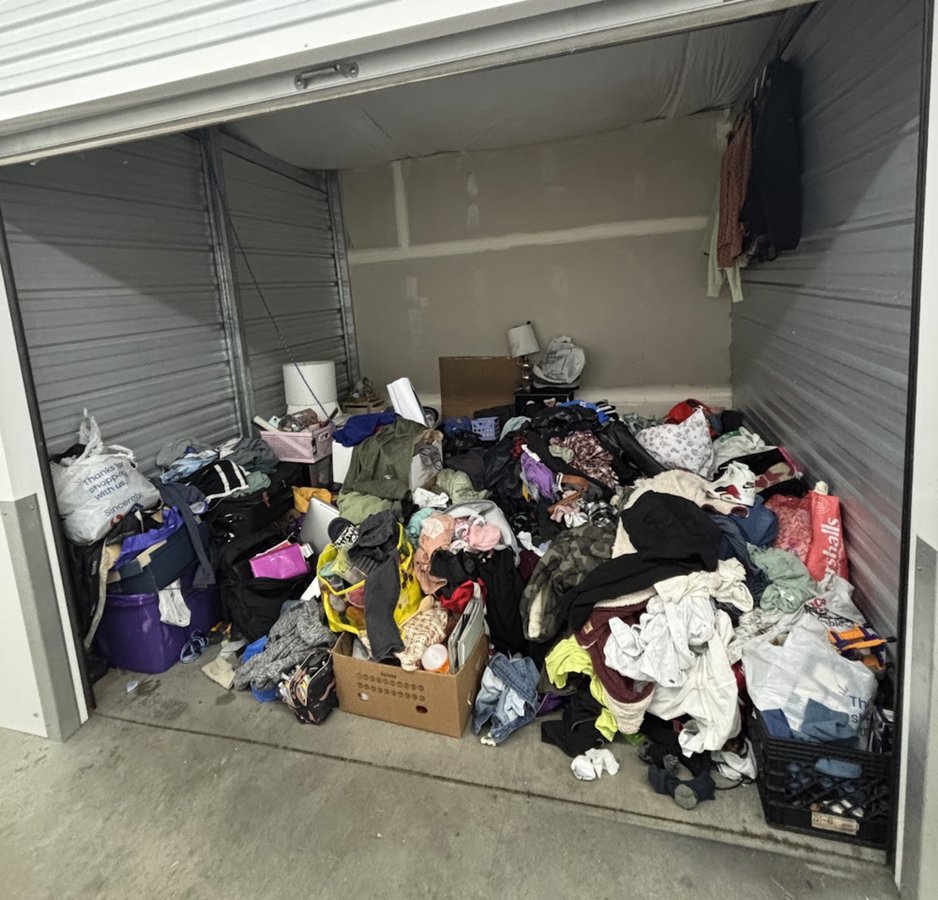 10 x 10 storage unit in Puyallup, WA