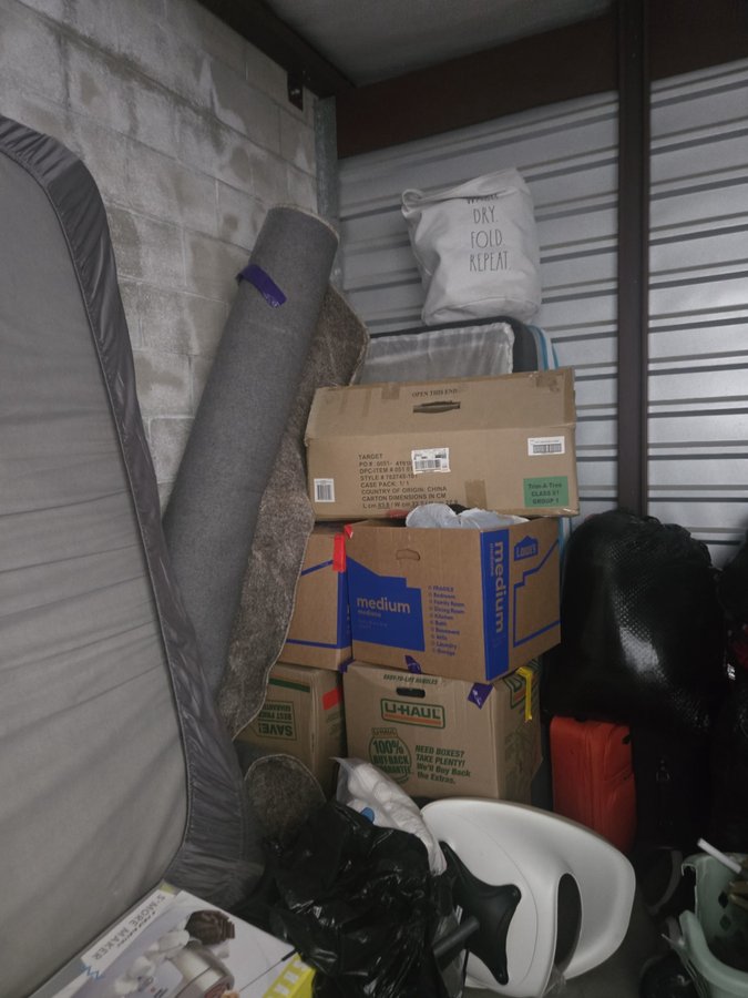 10 x 10 storage unit in Stockton, CA