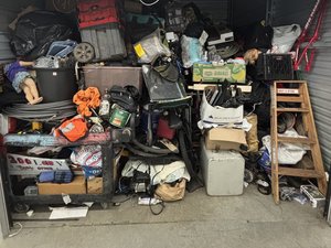 10 x 10 storage unit in Puyallup, WA