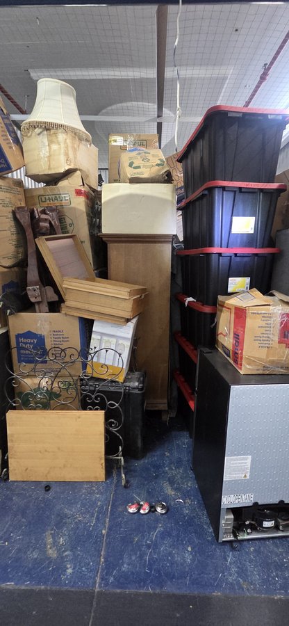 10 x 12 storage unit in Staten Island, NY