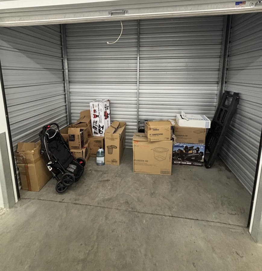 10 x 5 storage unit in Puyallup, WA