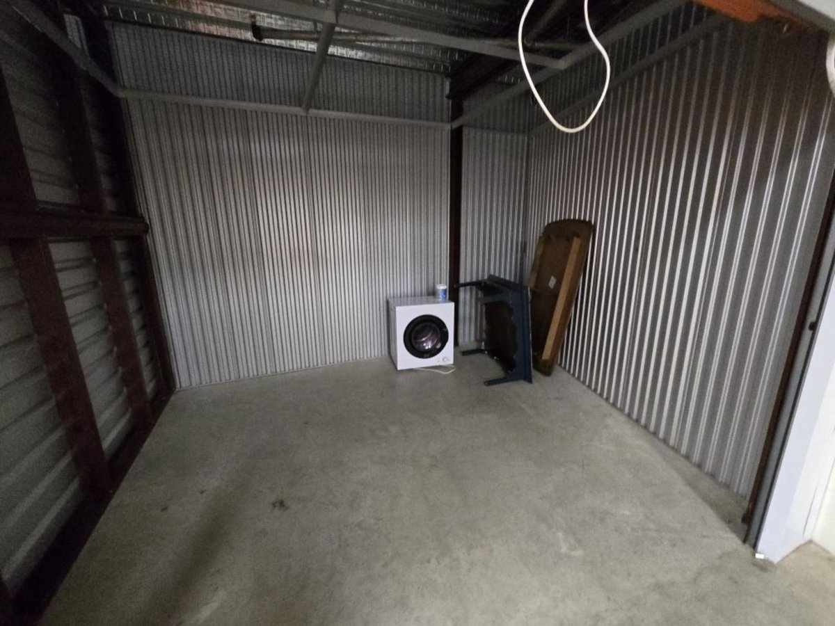 10 x 11 storage unit in Washington, DC