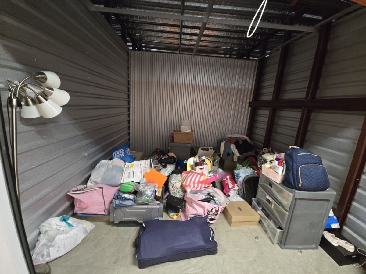 10 x 10 storage unit in Washington, DC