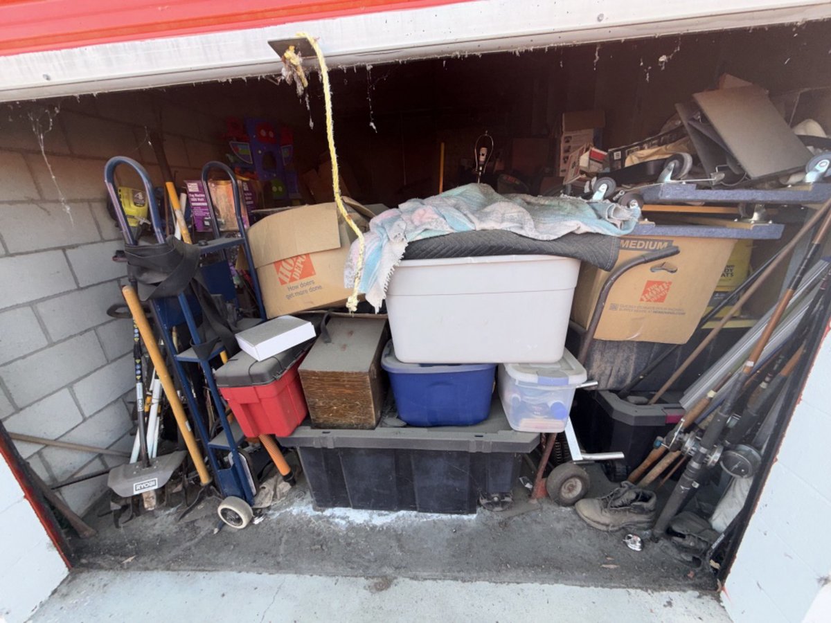 10 x 20 storage unit in Oxnard, CA