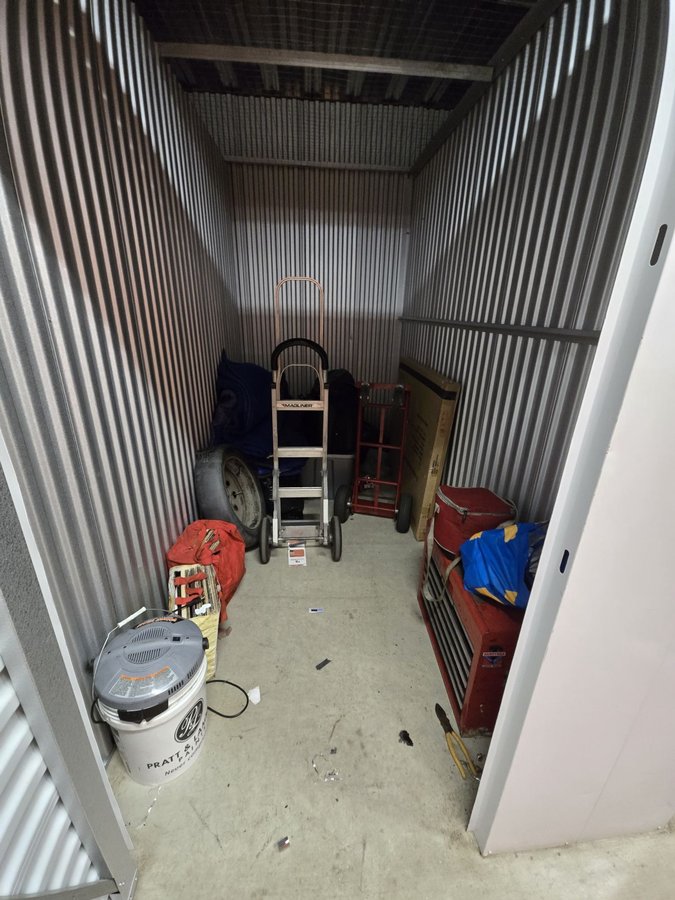 5 x 10 storage unit in Washington, DC