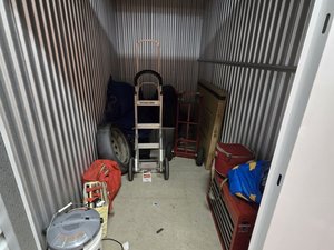 5 x 10 storage unit in Washington, DC