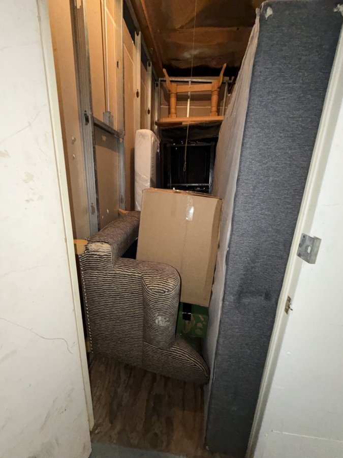 10 x 10 storage unit in Oxnard, CA