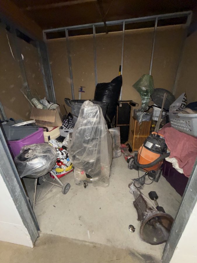 7 x 10 storage unit in Oxnard, CA