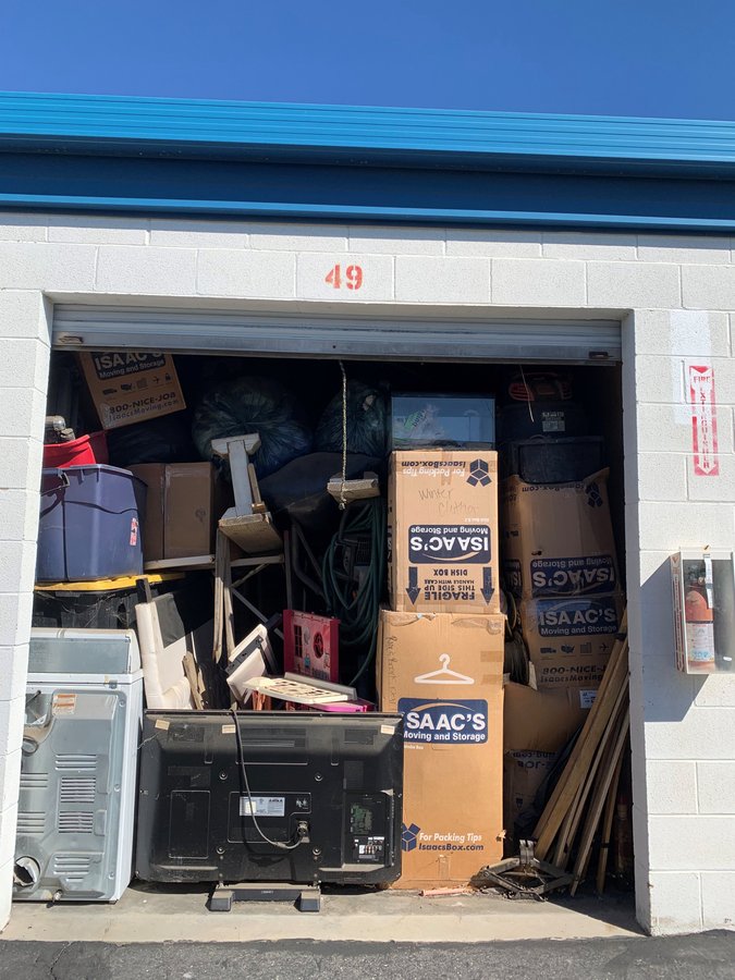 10 x 15 storage unit in Sun City, CA
