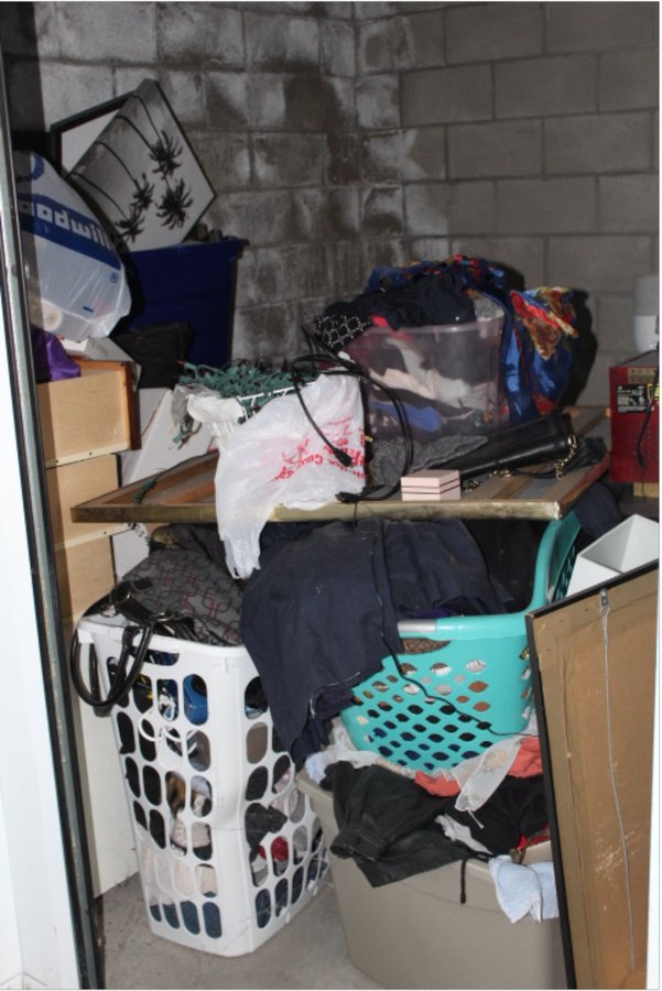 10 x 10 storage unit in Stockton, CA