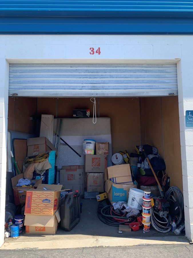 10 x 10 storage unit in Sun City, CA