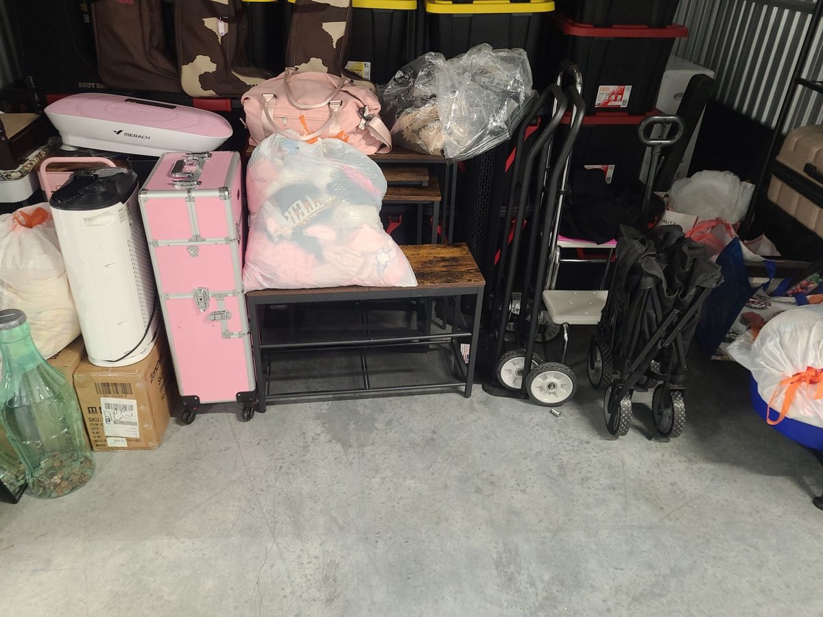 10 x 7 storage unit in Portland, OR