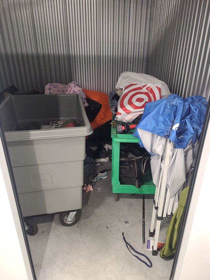 12 x 10 storage unit in Portland, OR