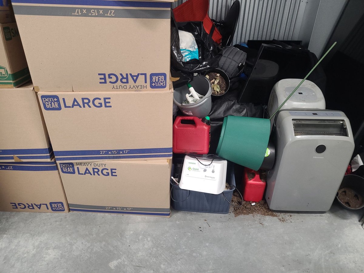 10 x 5 storage unit in Portland, OR