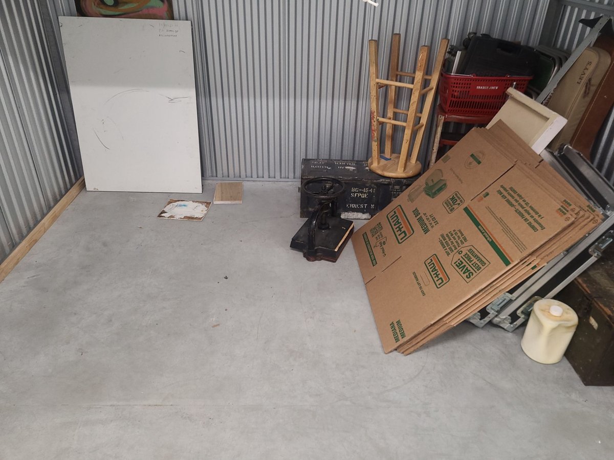 10 x 7 storage unit in Portland, OR