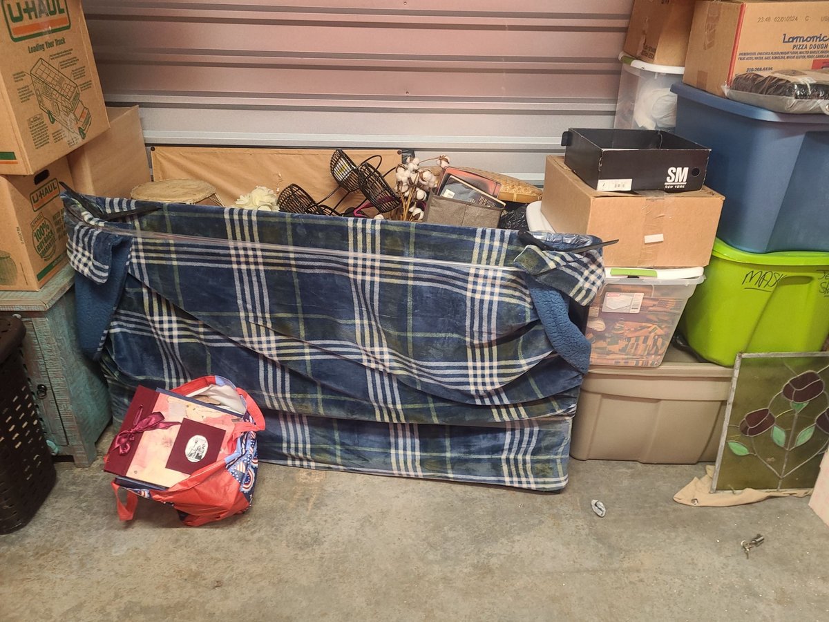 10 x 5 storage unit in Portland, OR