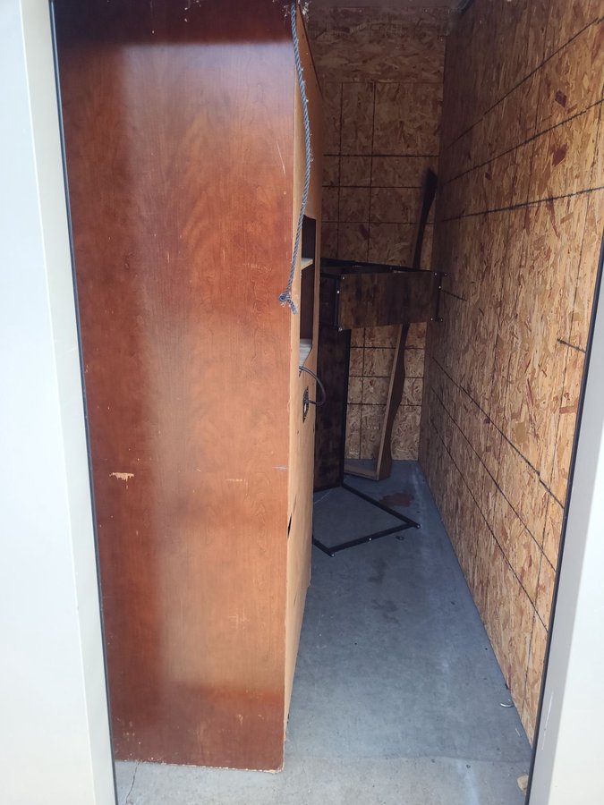 5 x 10 storage unit in Saint Helens, OR
