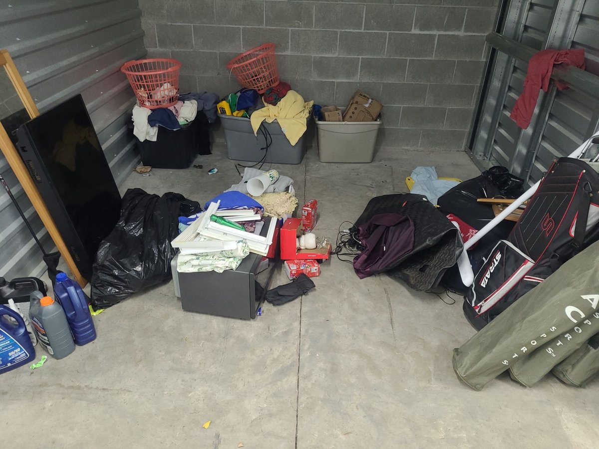 10 x 10 storage unit in Portland, OR
