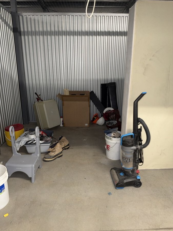 10 x 10 storage unit in Centennial, CO