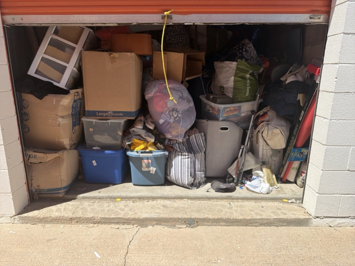 10 x 10 storage unit in Englewood, CO