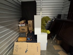 10 x 10 storage unit in Port Orchard, WA