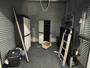 10 x 10 storage unit in Tacoma, WA