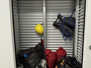 5 x 2 storage unit in Tacoma, WA