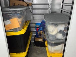 5 x 4 storage unit in Hollywood, MD