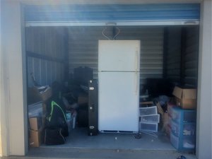 10 x 10 storage unit in Sunset, TX