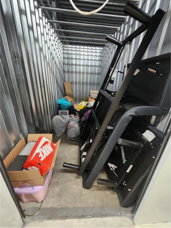5 x 12 storage unit in Miami, FL