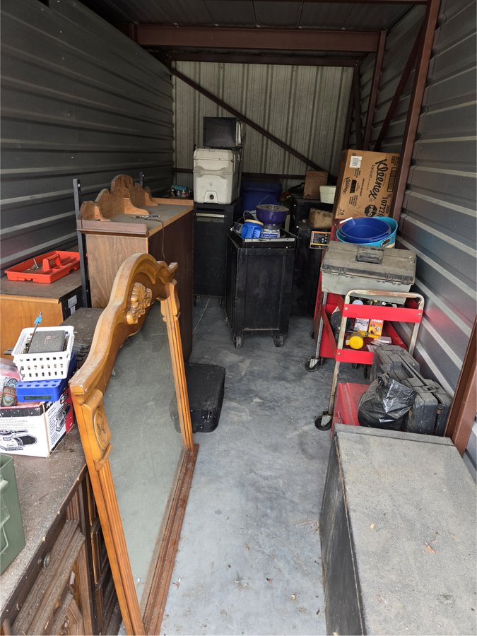 8 x 20 storage unit in Summerfield, FL