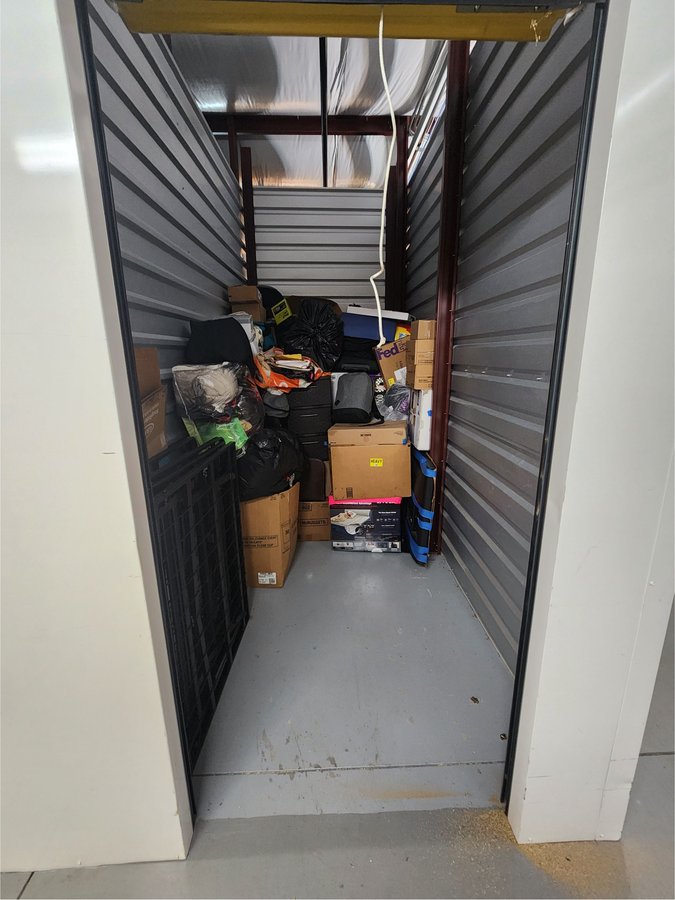 5 x 10 storage unit in Sanford, FL