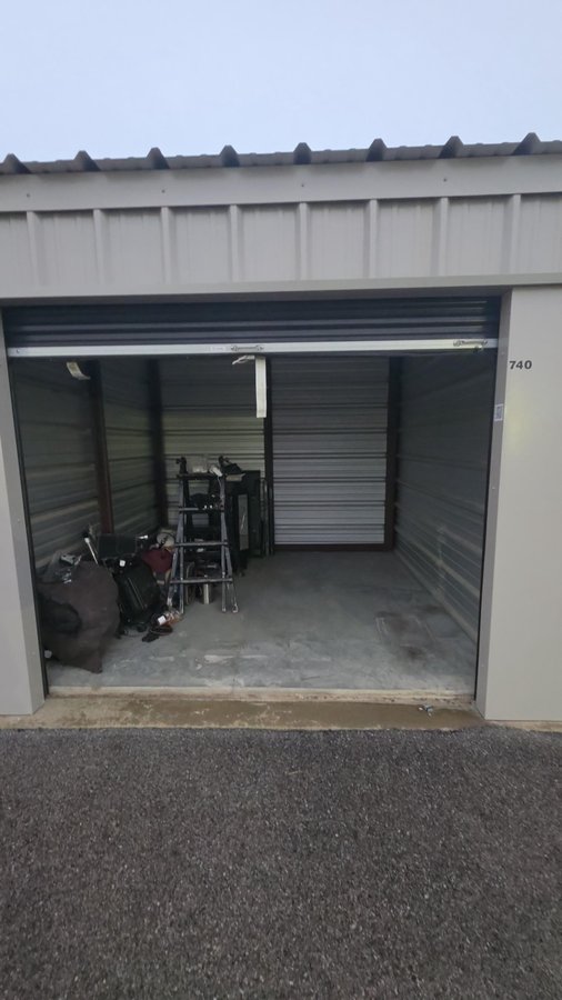 10 x 10 storage unit in Henderson, KY