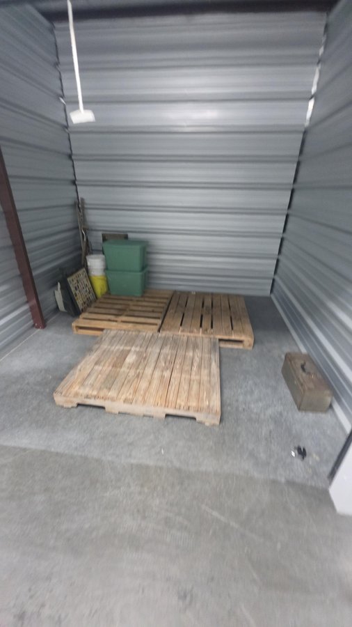 10 x 10 storage unit in Henderson, KY