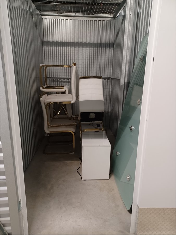5 x 10 storage unit in Golf, FL