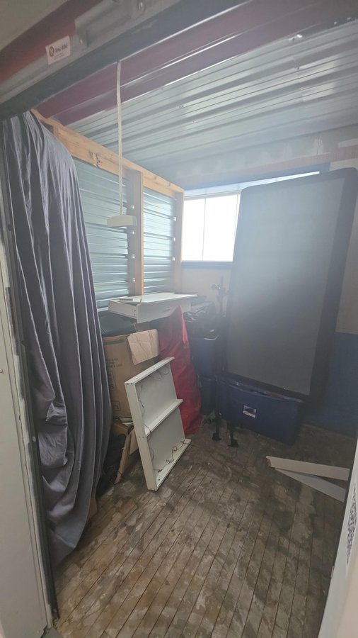 9 x 8 storage unit in Vincennes, IN