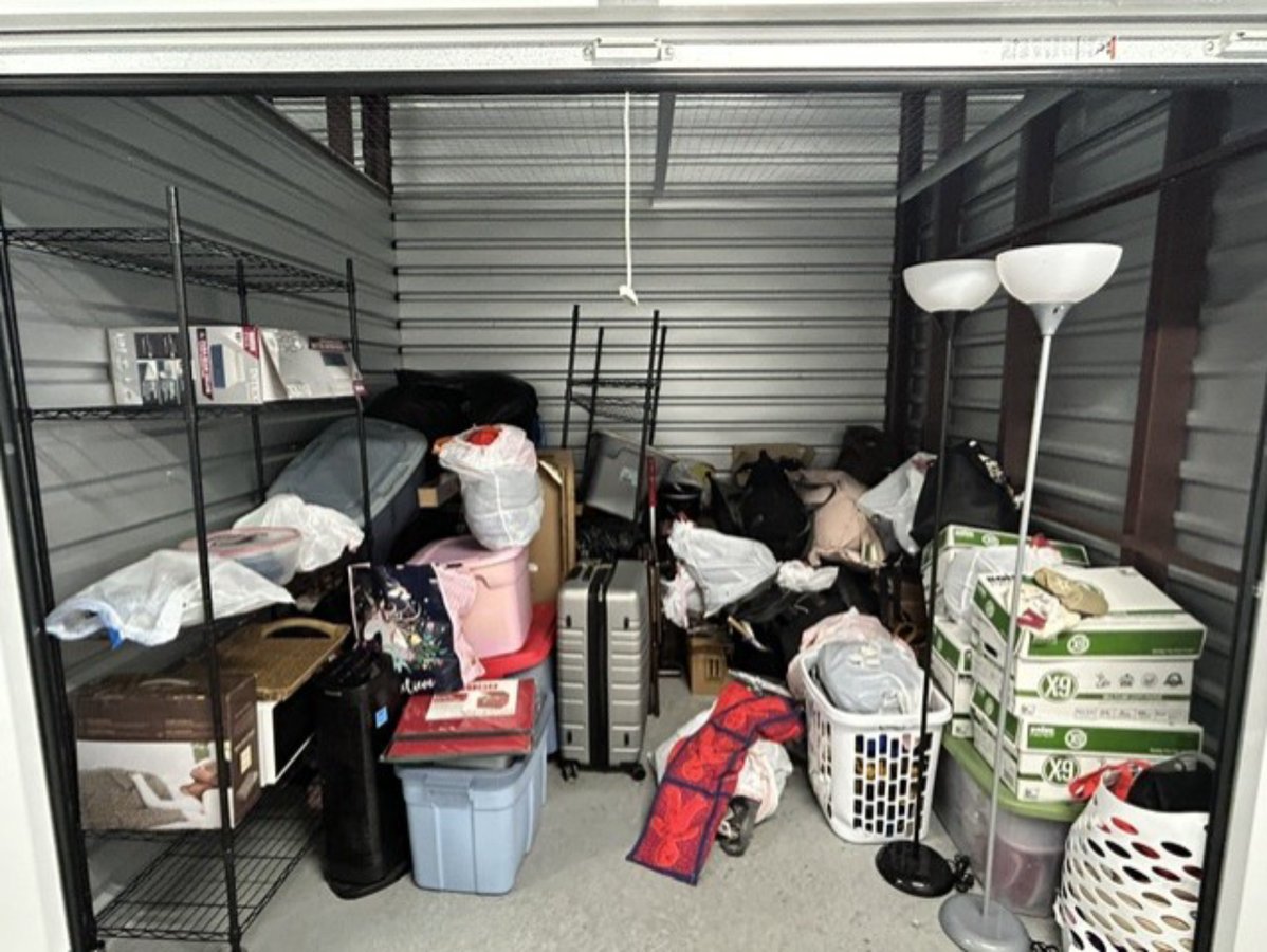 10 x 10 storage unit in Parrish, FL