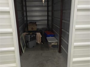 5 x 15 unit in Hazlet