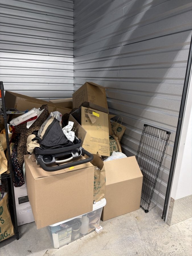10 x 10 storage unit in Mechanicsville, VA