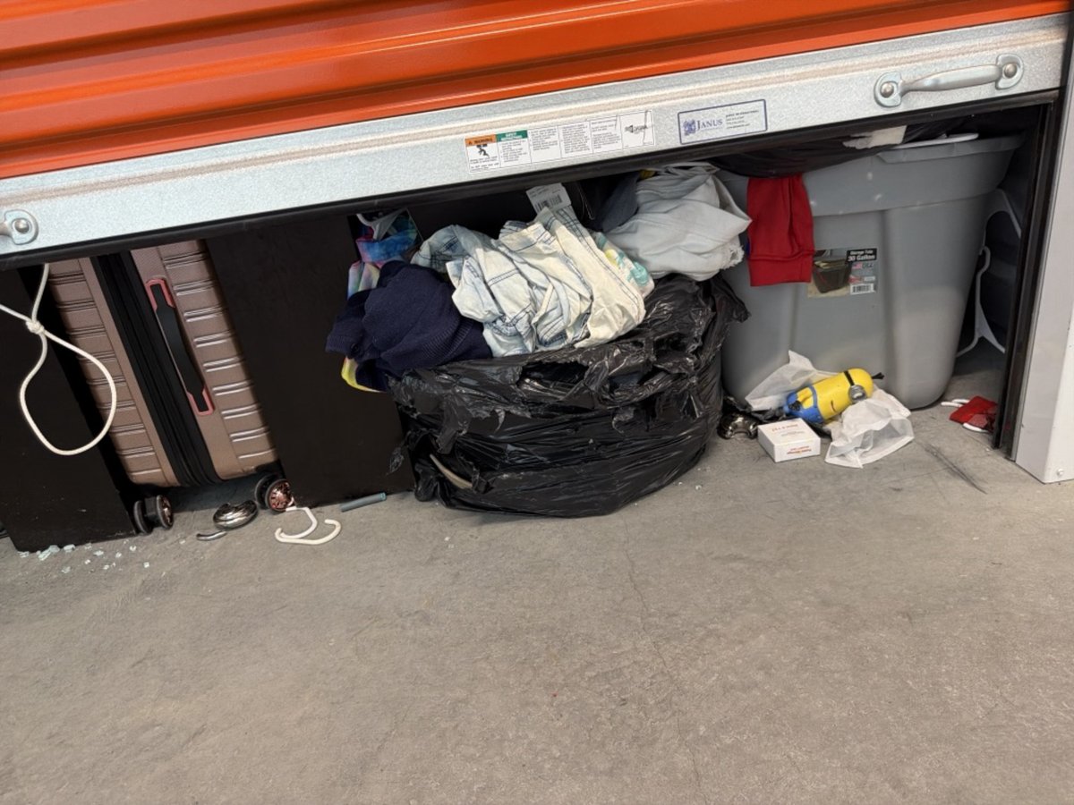 11 x 6 storage unit in Richmond, VA