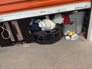 11 x 6 storage unit in Richmond, VA