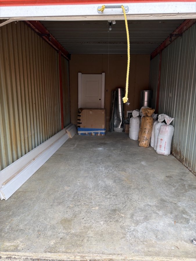 10 x 20 storage unit in Richmond, VA