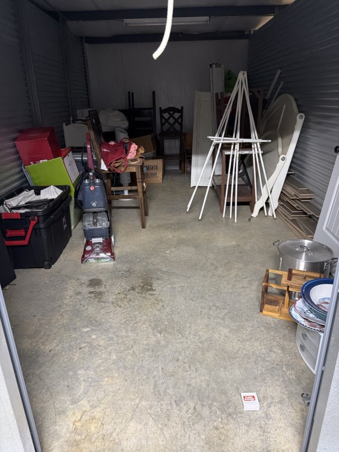 10 x 20 storage unit in Mechanicsville, VA