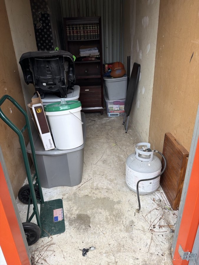 5 x 10 storage unit in Richmond, VA