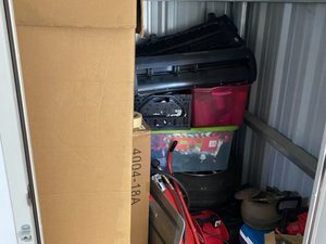 5 x 5 storage unit in Glenmont, NY