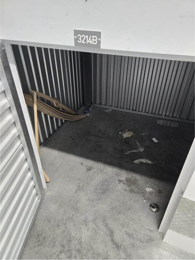 5 x 5 storage unit in East Rutherford, NJ