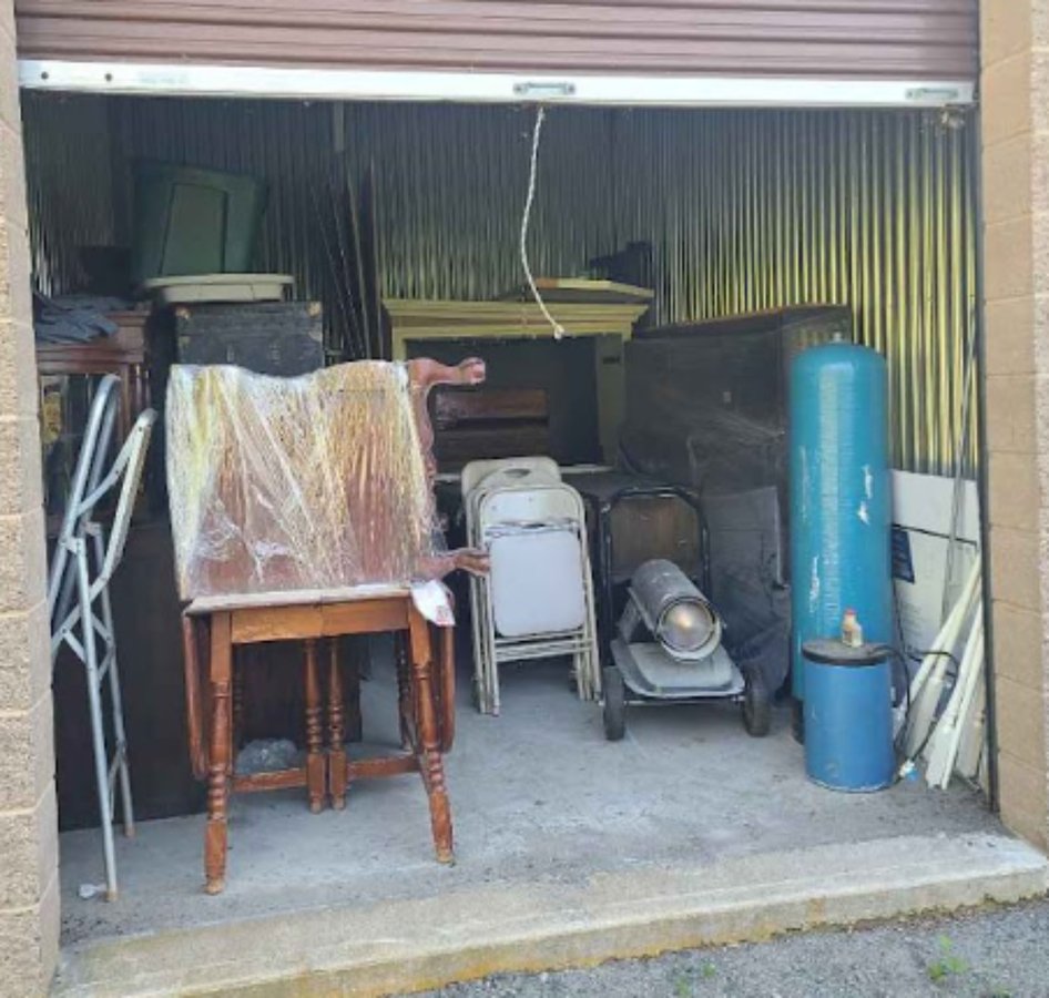 10 x 15 storage unit in Oak Ridge, NJ