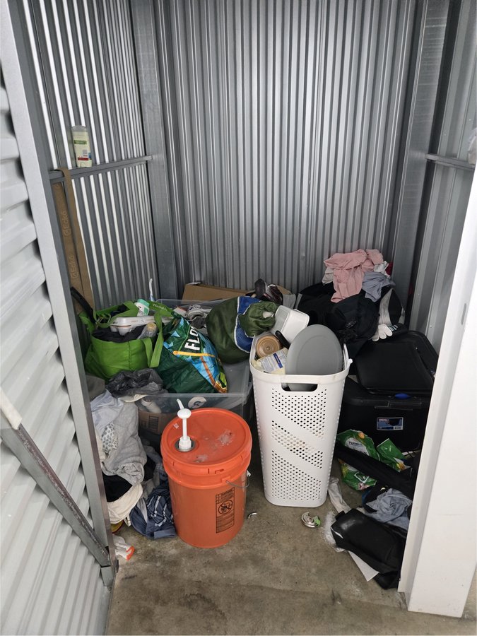 10 x 5 storage unit in Hallandale, FL