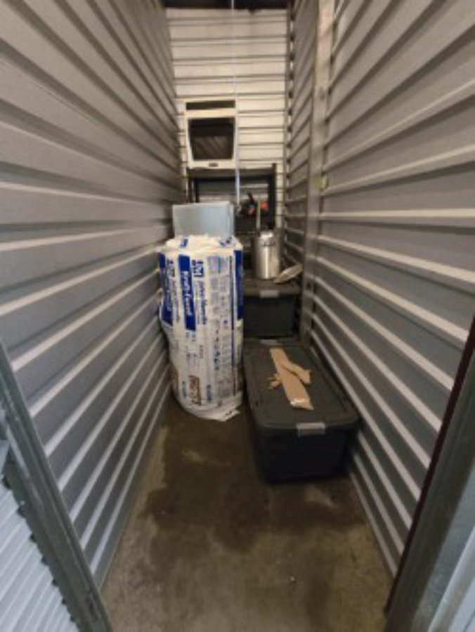 4 x 10 storage unit in Newport News, VA