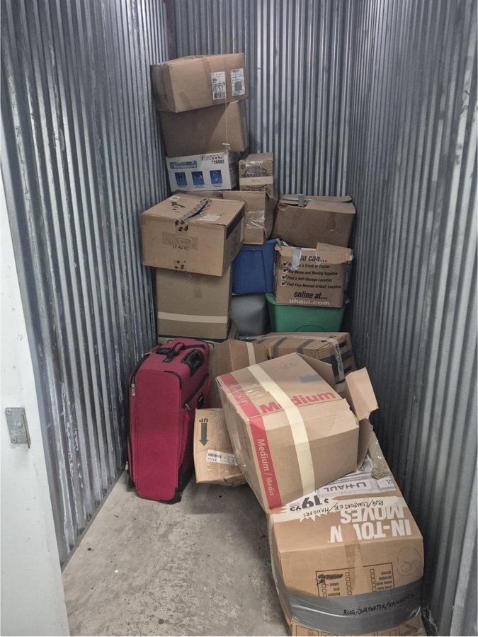 5 x 10 storage unit in Monroeville, PA